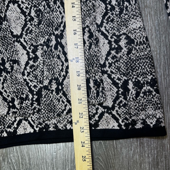 Chico's Double Espresso Python-Print Tie Neck Sweater Size Medium, Chico's 1 - Picture 11 of 14